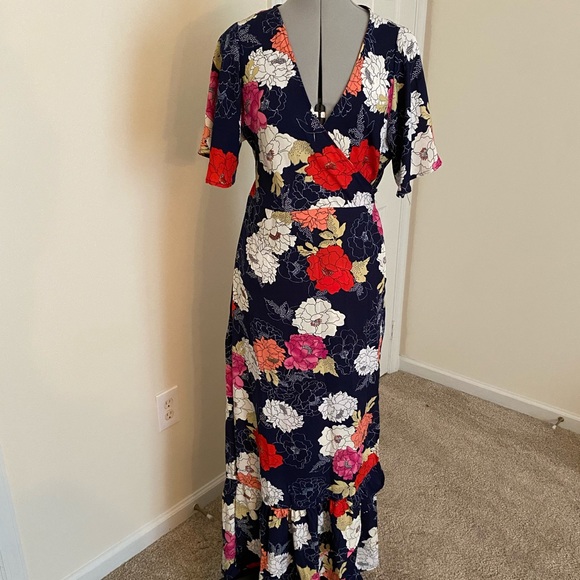 Maxi Dress - Picture 2 of 8